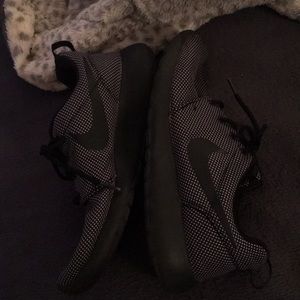 Nike Roshes//Dark Grey